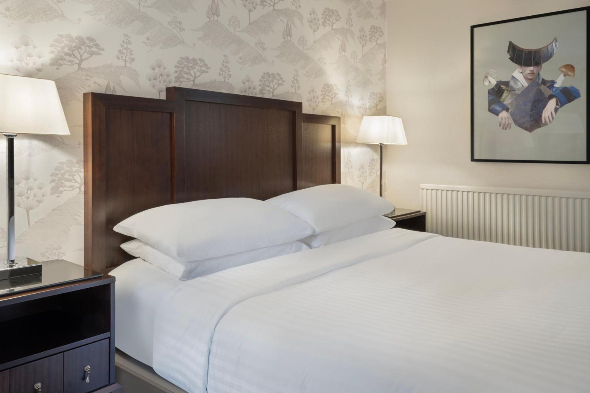 Delta Hotels By Marriott Tudor Park Country Club Мейдстън Екстериор снимка