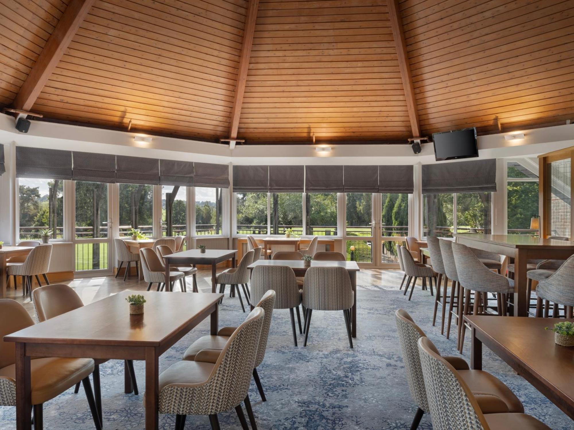 Delta Hotels By Marriott Tudor Park Country Club Мейдстън Екстериор снимка