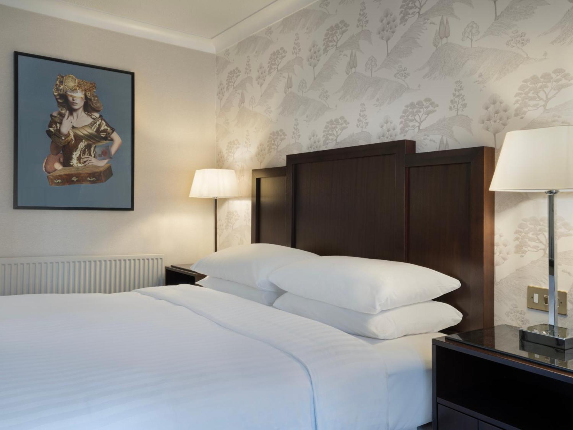 Delta Hotels By Marriott Tudor Park Country Club Мейдстън Екстериор снимка