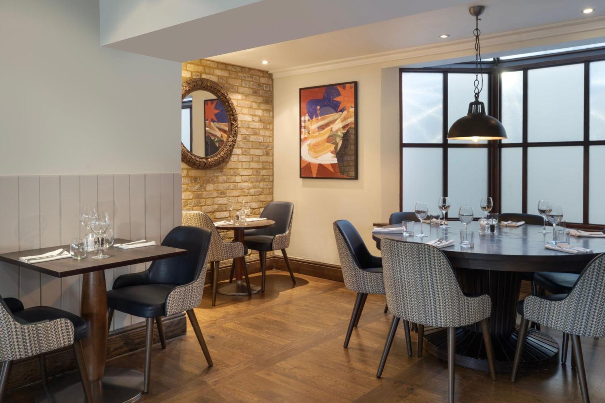 Delta Hotels By Marriott Tudor Park Country Club Мейдстън Екстериор снимка