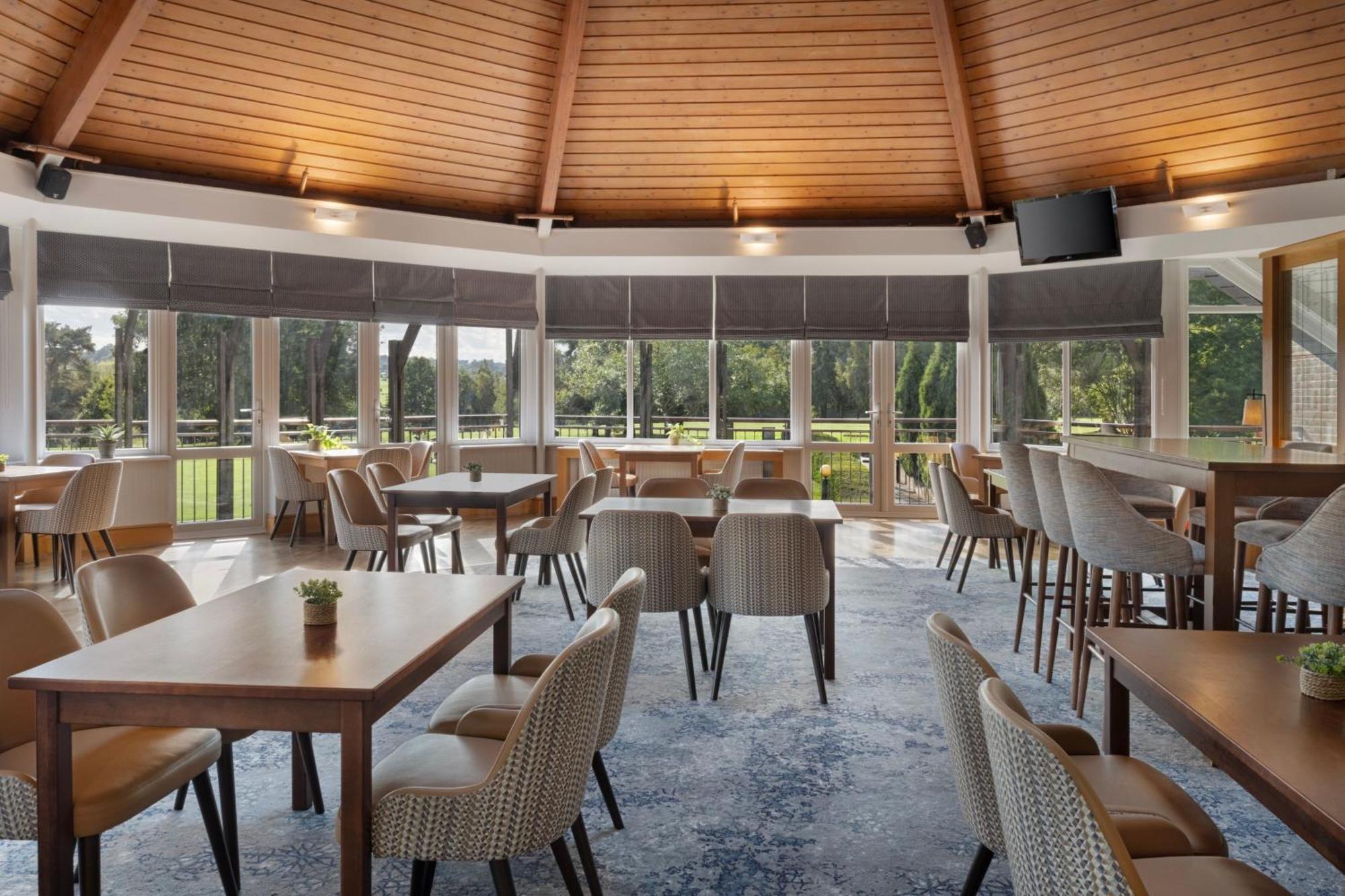 Delta Hotels By Marriott Tudor Park Country Club Мейдстън Екстериор снимка
