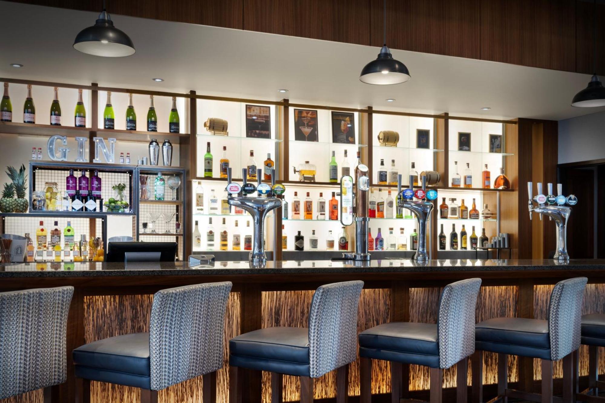 Delta Hotels By Marriott Tudor Park Country Club Мейдстън Екстериор снимка