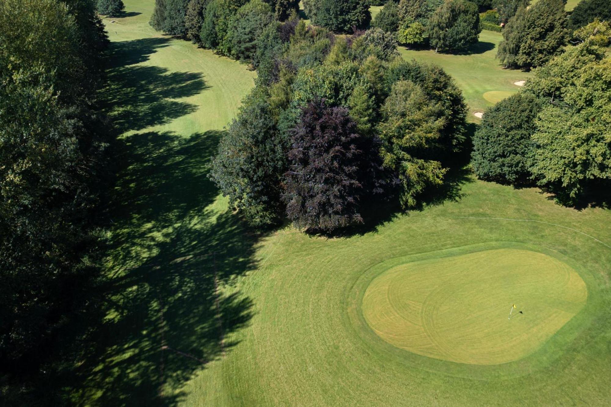 Delta Hotels By Marriott Tudor Park Country Club Мейдстън Екстериор снимка