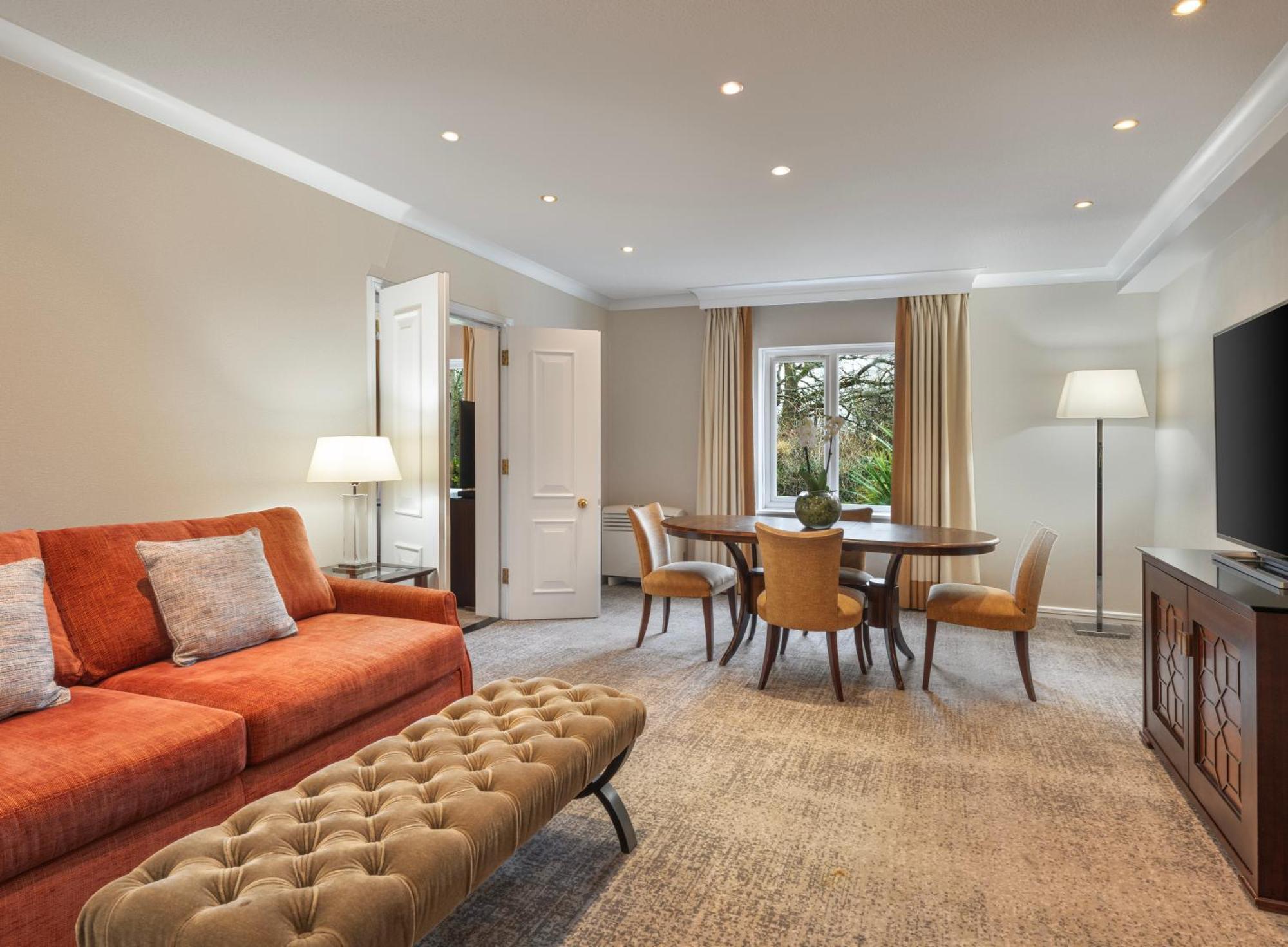 Delta Hotels By Marriott Tudor Park Country Club Мейдстън Екстериор снимка
