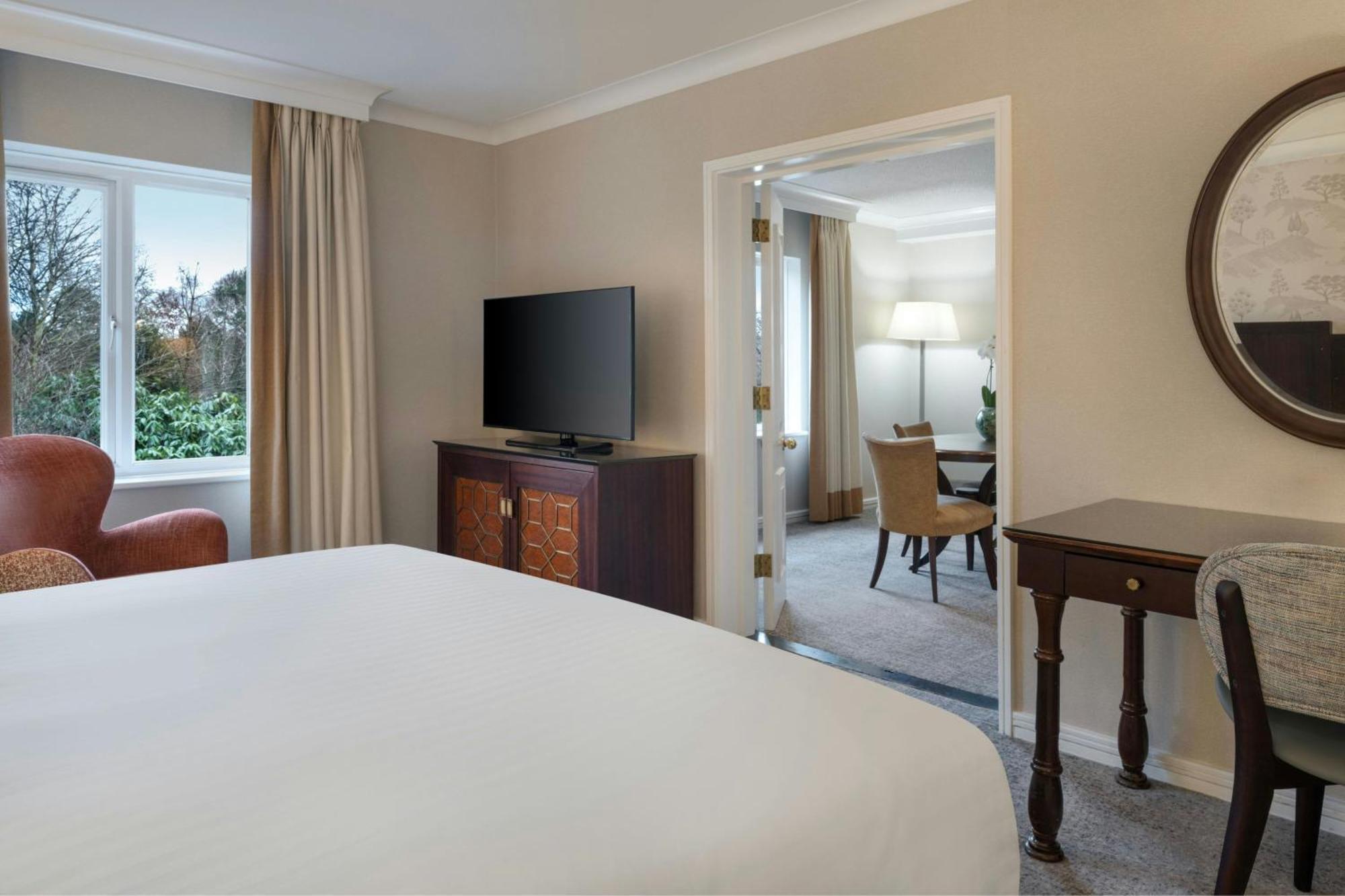 Delta Hotels By Marriott Tudor Park Country Club Мейдстън Екстериор снимка